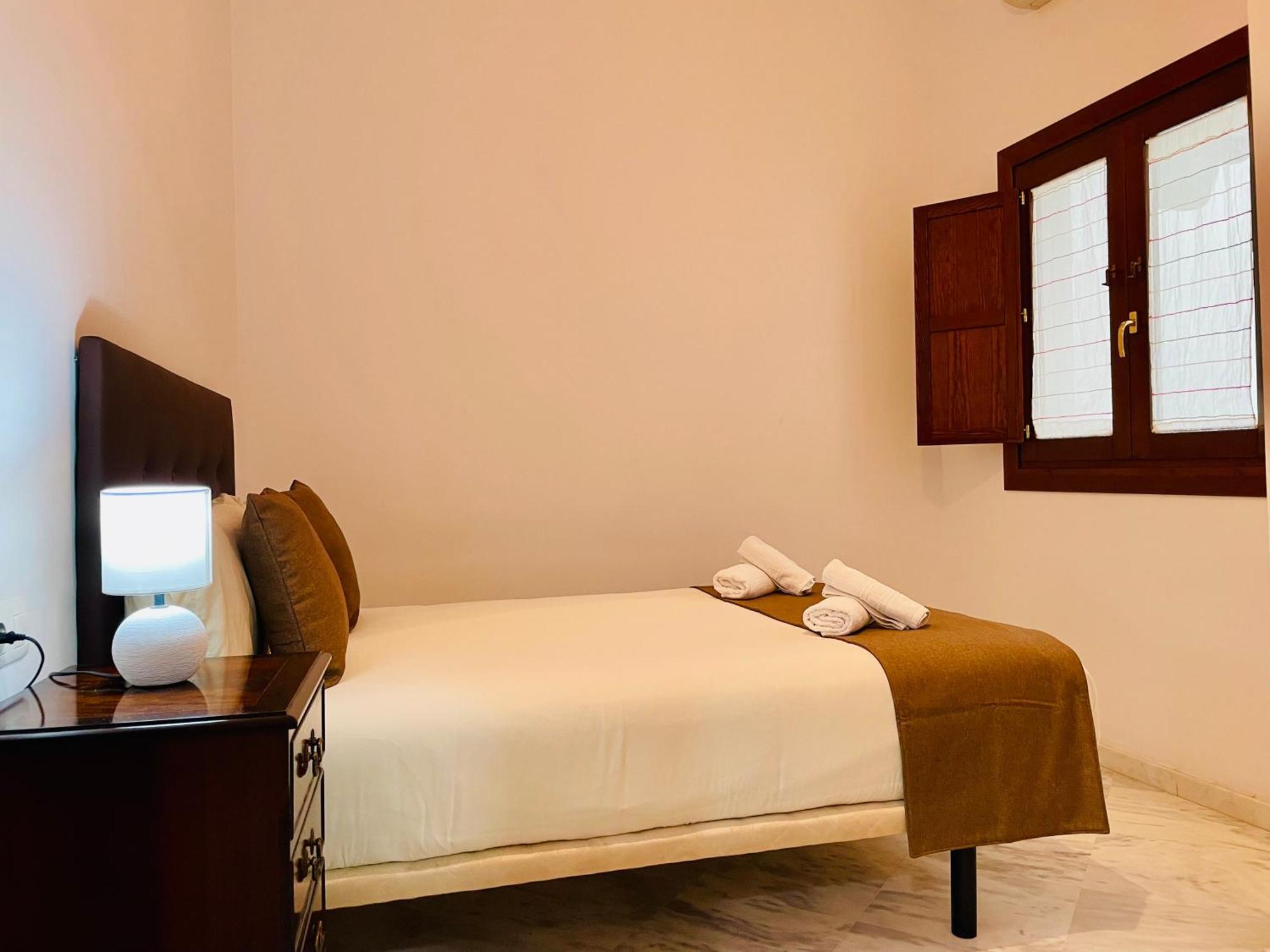 Apartamento Plaza Del Salvador Cuesta Del Rosario Севиля Екстериор снимка